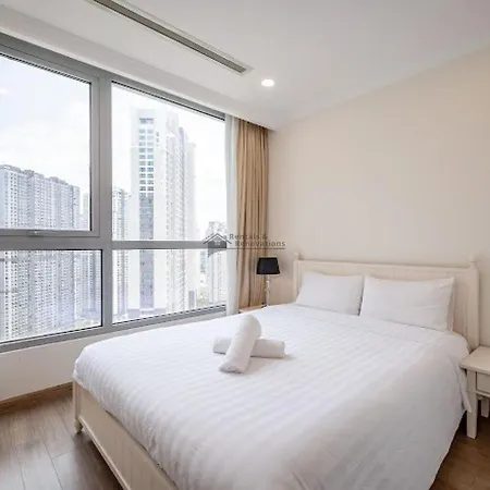 The Vinhomes Central Park Apartments - The Buildings Surrounding Landmark 81 Ho Chi Minh City Exterior photo